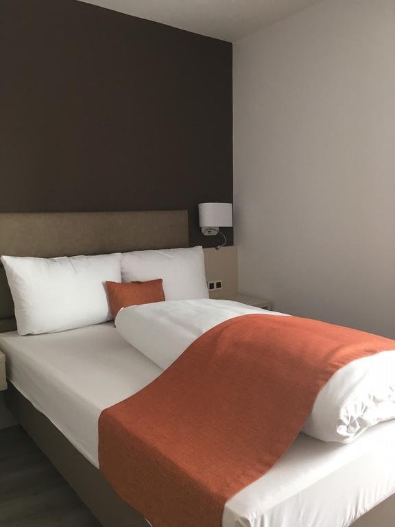 Hotel Kapuzinerhof Biberach an der Riss Bilik gambar
